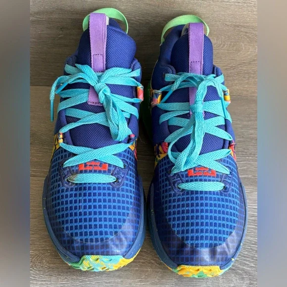 Nike LeBron Witness 7 Mid Kaleidoscope - DQ8650-400 Size 4.5Y - Picture 5 of 9